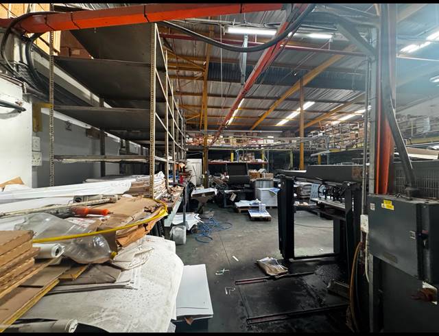 2,397M² WAREHOUSE FOR SALE IN SPRINGFIELD PARK